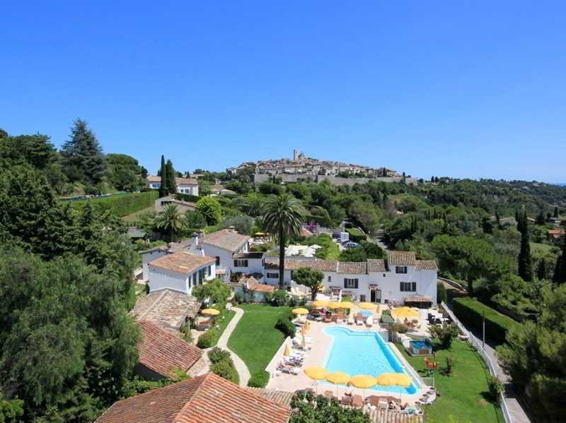 Le Hameau Hotel 3*