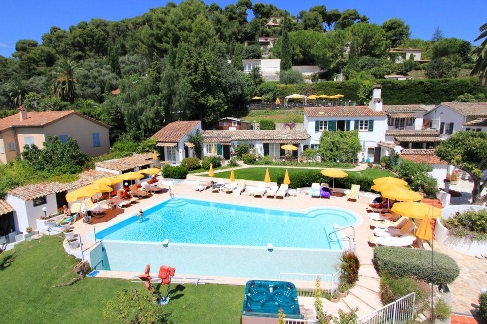 Le Hameau 3*