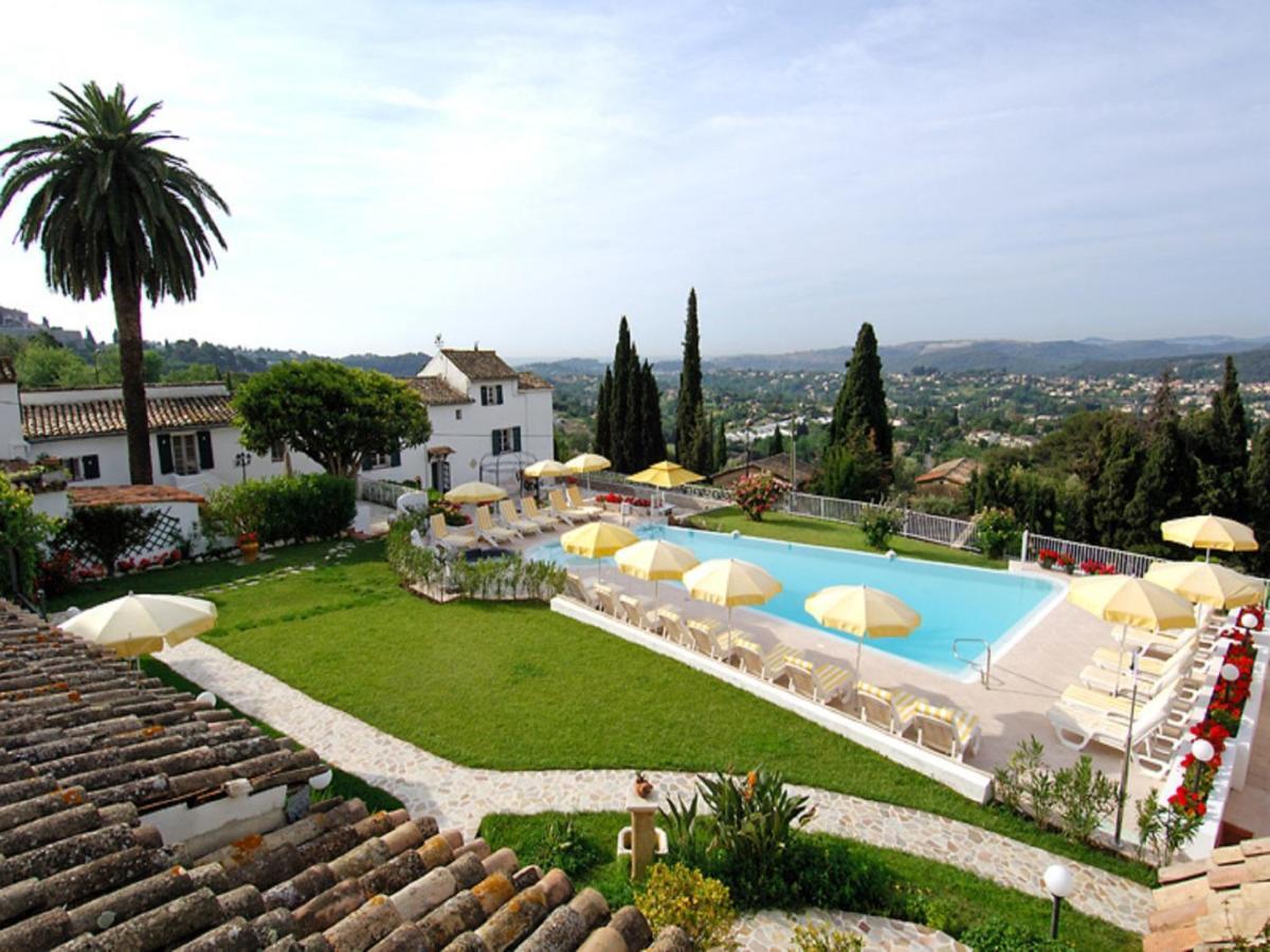 Le Hameau Hotel