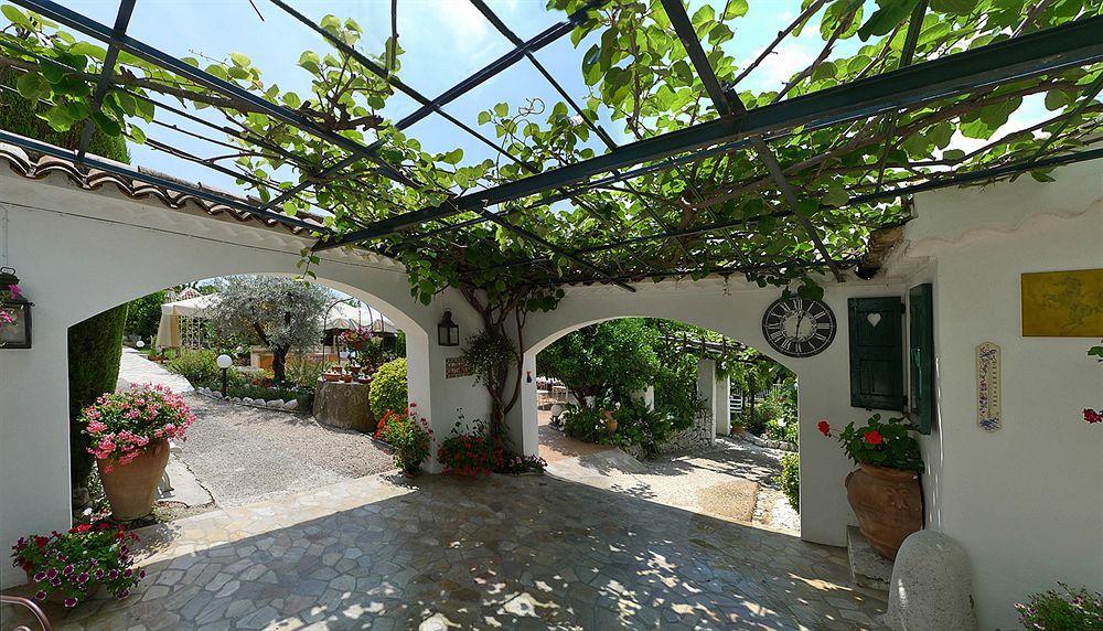 Le Hameau Hotel 3*