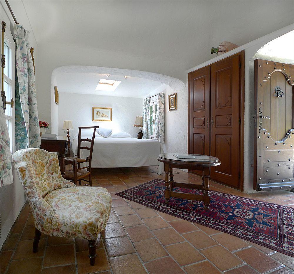 Le Hameau Hotel